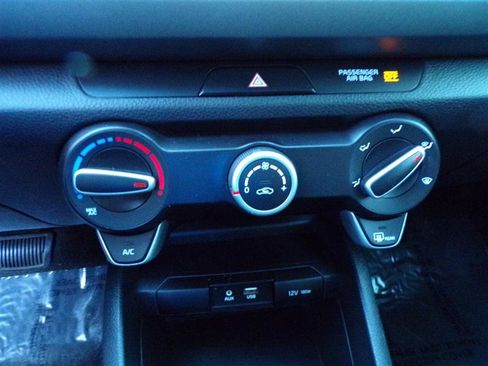 Used 2018 Kia Rio S image 36