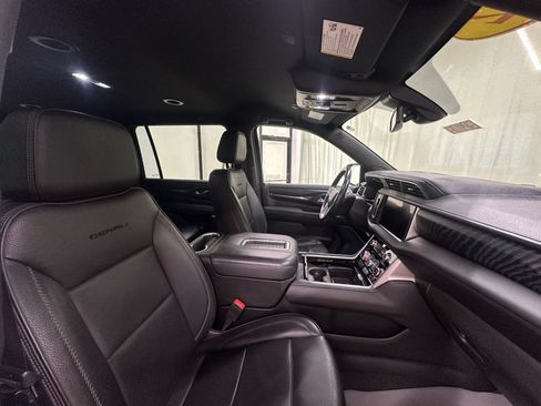 Used 2022 GMC Yukon XL Denali AWD/4WD image 28