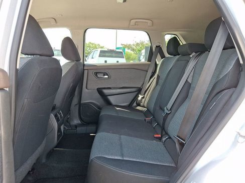 Used 2023 Nissan Rogue SV AWD/4WD image 10