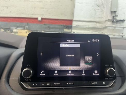 Used 2023 Nissan Rogue SL AWD/4WD image 18