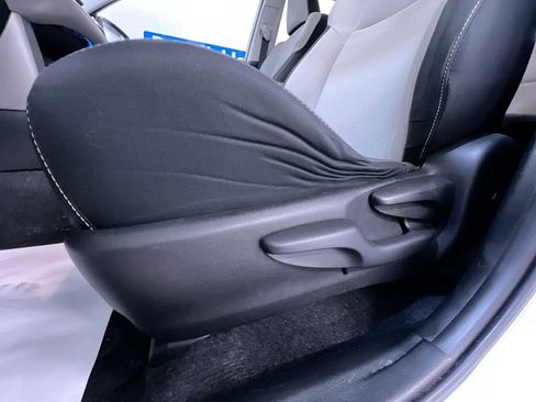 Used 2016 Toyota RAV4 XLE w/ Convenience Package AWD/4WD image 13