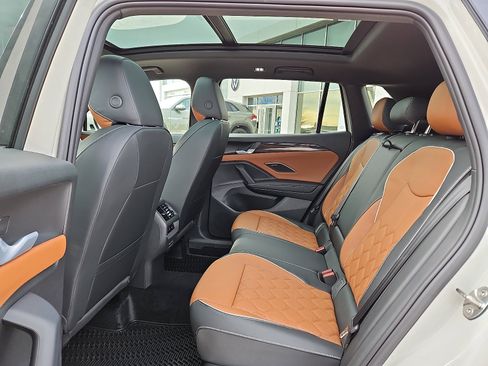 New 2026 Volkswagen Tiguan SEL R-Line image 10