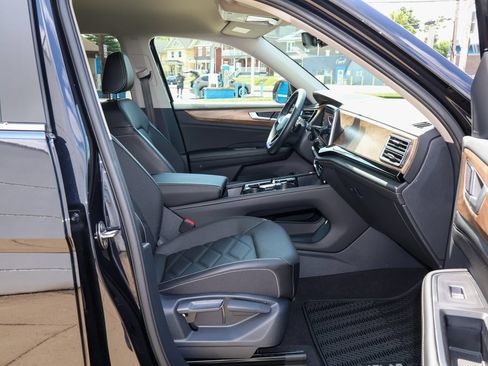 Used 2024 Volkswagen Atlas SE FWD image 29