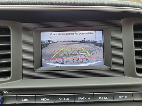 Used 2019 Hyundai Elantra SE image 26