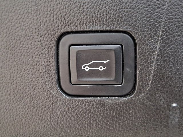 Used 2018 Chevrolet Traverse Premier w/ Redline Edition AWD/4WD image 34