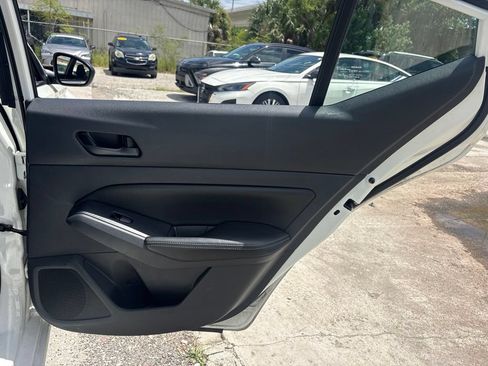Used 2025 Nissan Altima 2.5 SV FWD image 15