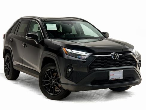 Used 2025 Toyota RAV4 XLE Premium image 1