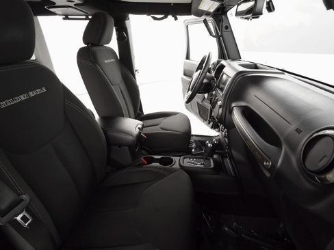 Used 2018 Jeep Wrangler Unlimited Sport image 27