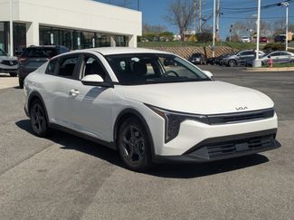 Used 2025 Kia K4 LXS video 3