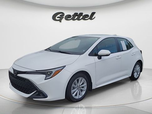 Used 2023 Toyota Corolla SE image 2