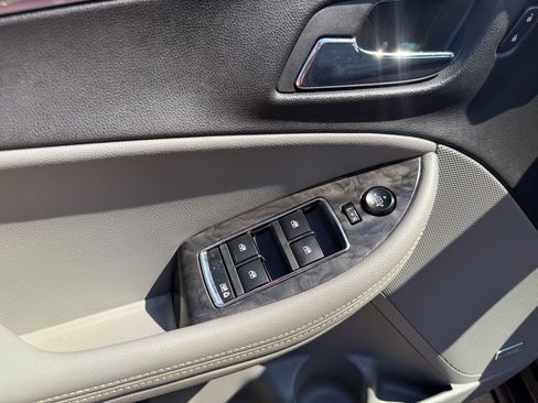 Used 2015 Chevrolet Impala LTZ FWD image 14