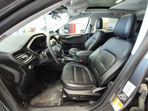 Used 2021 Ford Escape SEL w/ Technology Package AWD/4WD image 10
