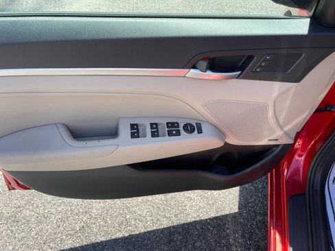 Used 2020 Hyundai Elantra Limited w/ Ultimate Package 03 image 12