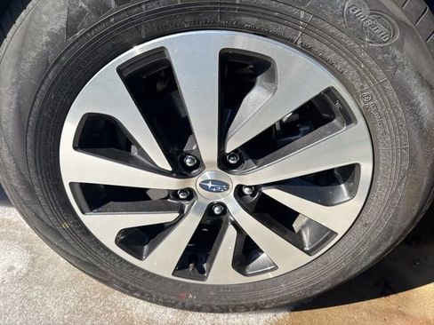 Used 2025 Subaru Outback Premium image 12