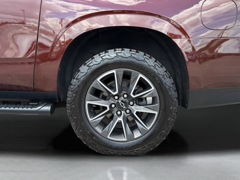 Used 2022 Chevrolet Suburban Z71 w/ Off-Road Capability Package AWD/4WD image 18