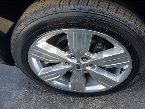 Used 2023 Ford Expedition Max Platinum image 4