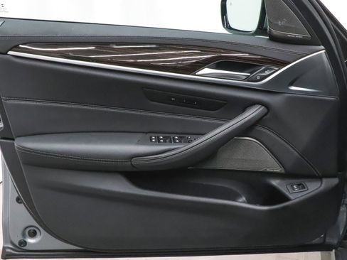 Used 2023 BMW M550i xDrive w/ Parking Assistance Package image 8