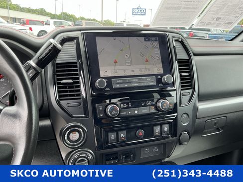 Used 2020 Nissan Titan PRO-4X w/ Pro-4x Convenience Package AWD/4WD image 10