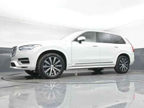 Used 2024 Volvo XC90 B5 Core w/ Protection Package Premier AWD/4WD image 38