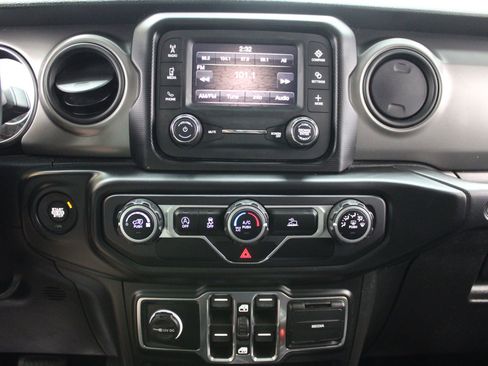 Used 2021 Jeep Wrangler Unlimited Sport AWD/4WD image 40