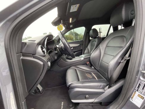 Used 2022 Mercedes-Benz GLC 300 4MATIC w/ AMG Line image 17
