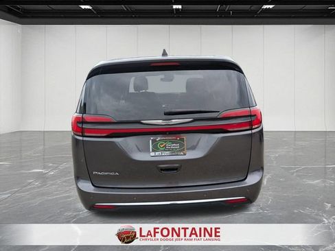 Certified 2023 Chrysler Pacifica Touring-L FWD image 4