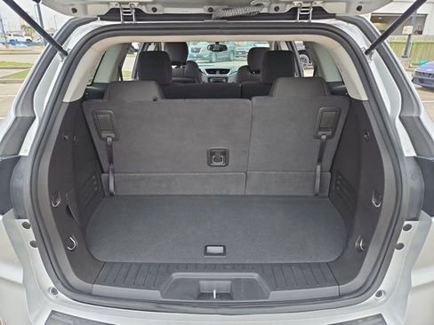 Used 2016 Chevrolet Traverse LT image 6