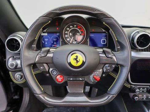 Certified 2020 Ferrari Portofino image 4
