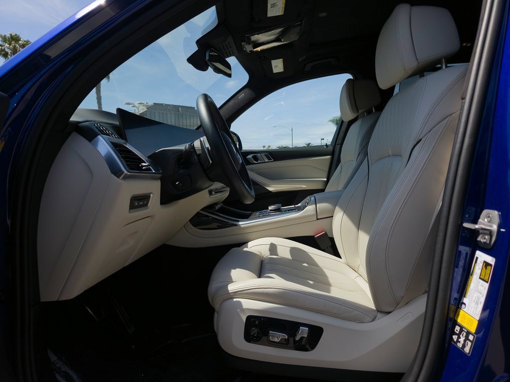 Used 2024 BMW X7 M60i w/ Executive Package AWD/4WD image 8