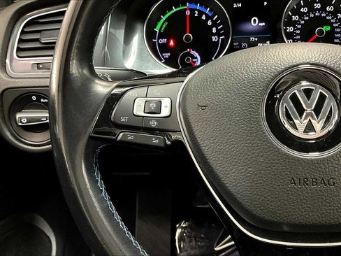 Used 2019 Volkswagen e-Golf SE w/ Driver Assistance Package image 21