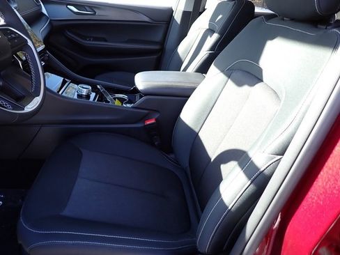 Certified 2023 Jeep Grand Cherokee Laredo image 16