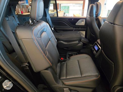 New 2026 Lincoln Aviator Black Label w/ Jet Appearance Package image 6