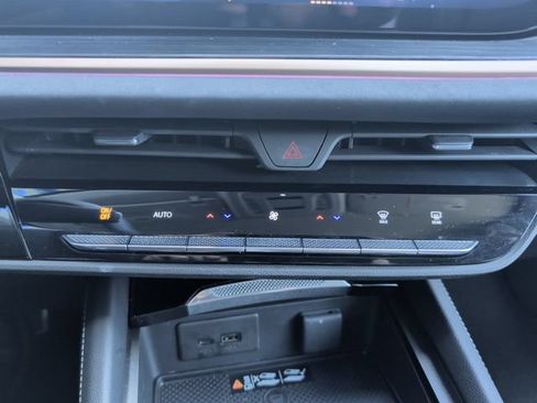 Used 2024 Buick Envision Sport Touring AWD/4WD image 19
