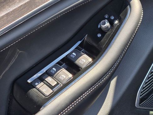 Used 2021 Jeep Grand Cherokee L Overland w/ Advanced Protech Group III image 22