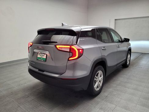 Used 2023 GMC Terrain SLE FWD image 9
