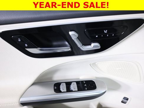Used 2025 Mercedes-Benz C 300 4MATIC Sedan image 10