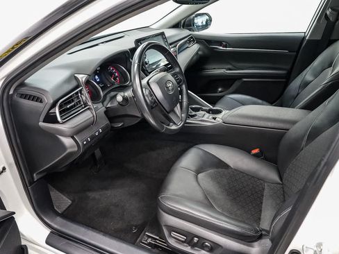 Used 2022 Toyota Camry XSE FWD image 17