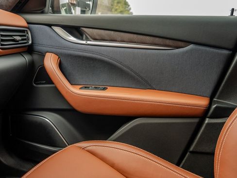 Used 2022 Maserati Levante GT image 14