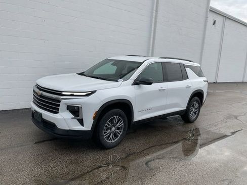 Used 2025 Chevrolet Traverse LT image 31