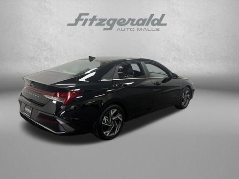 Used 2025 Hyundai Elantra SEL image 6