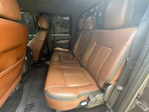 Used 2013 Ford F250 Platinum w/ FX4 Off Road Pkg AWD/4WD image 20