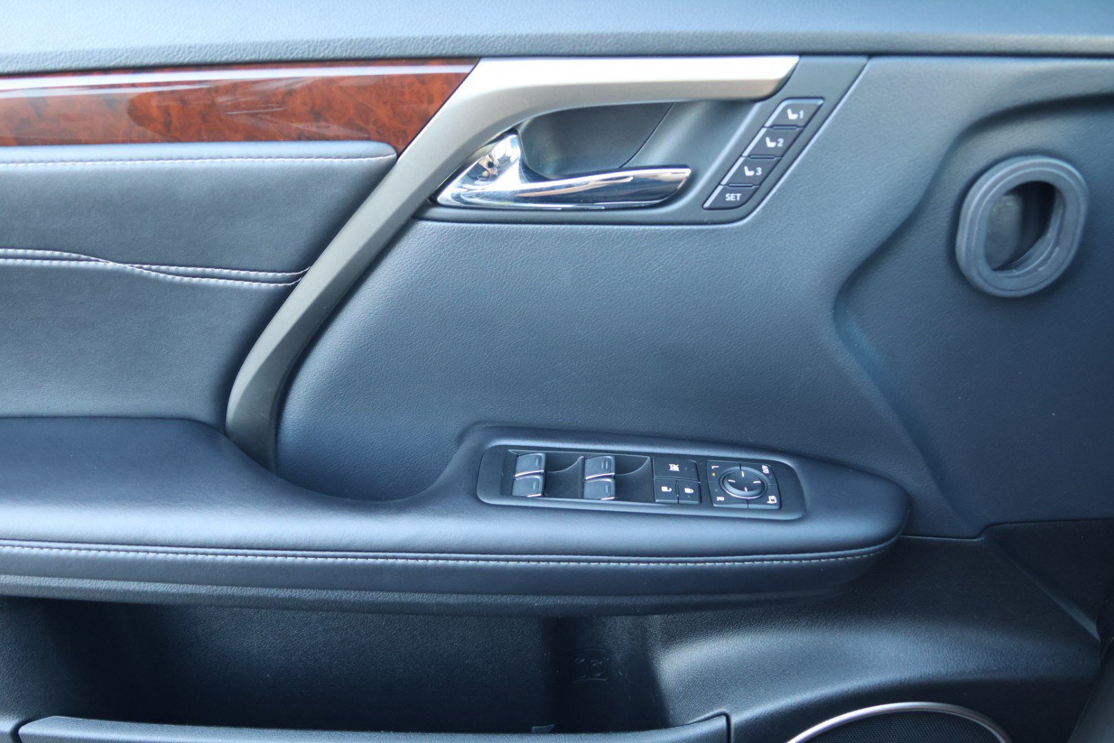 Used 2019 Lexus RX 350 FWD w/ Navigation Package image 12