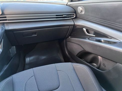 Used 2024 Hyundai Elantra SE image 36