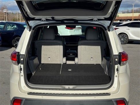 Used 2017 Toyota Highlander Limited image 14