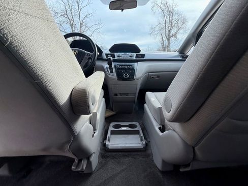 Used 2011 Honda Odyssey LX image 14