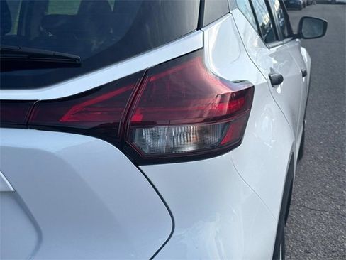 New 2025 Nissan Kicks Play S image 14