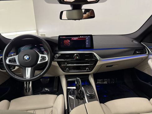 Used 2023 BMW 530i w/ M Sport Package RWD image 16
