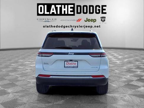 New 2026 Jeep Grand Cherokee Limited w/ Luxury Tech Group II AWD/4WD image 26