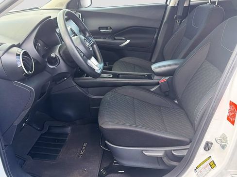 Used 2023 Nissan Kicks SV FWD image 19