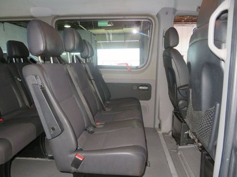 Used 2016 Mercedes-Benz Sprinter 2500 image 22